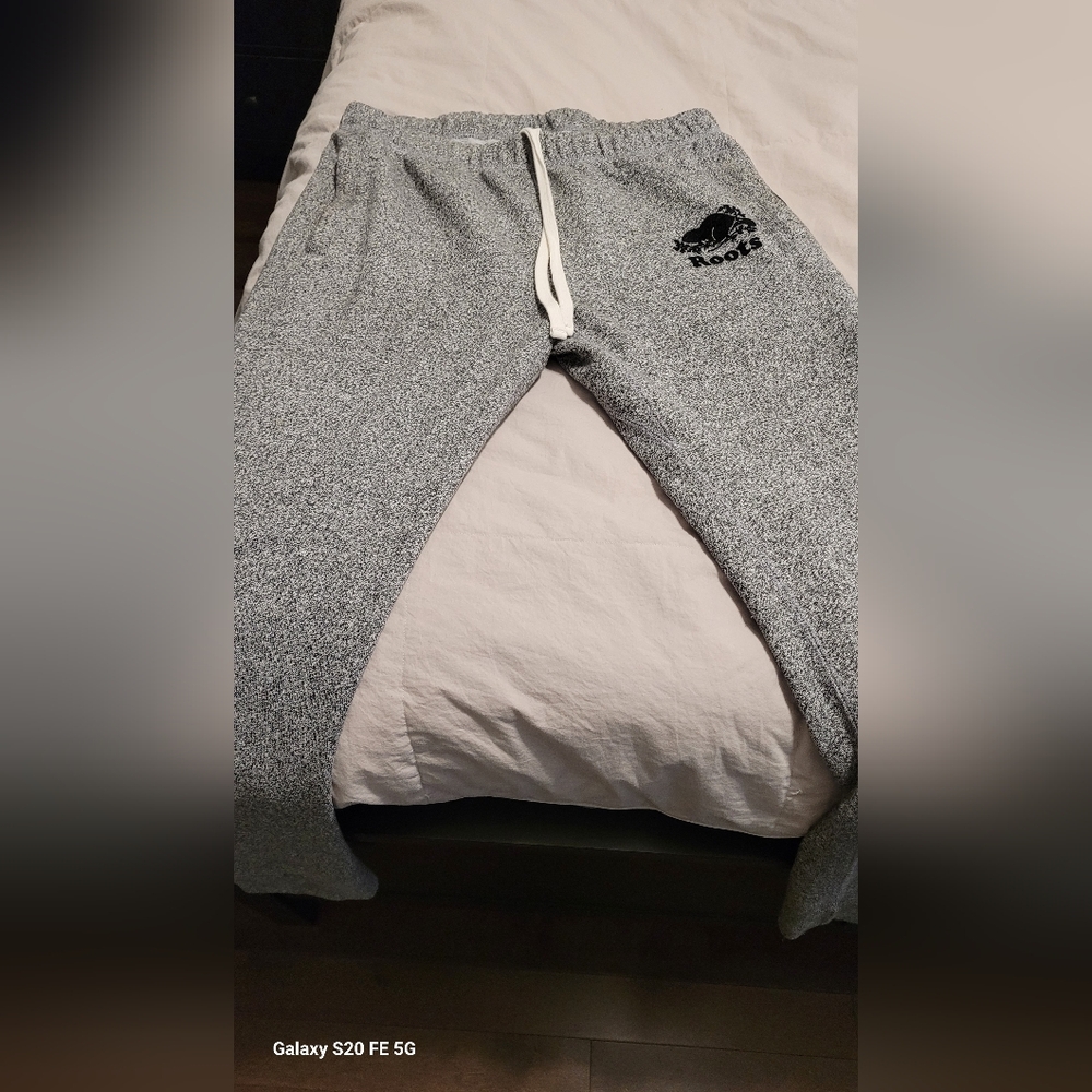 Roots Heathered Gray Joggers with White Drawstring(3 For 60$)